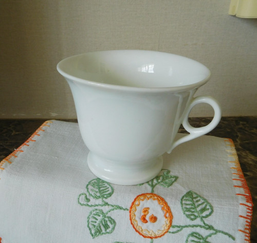 Ancienne grande tasse - , à