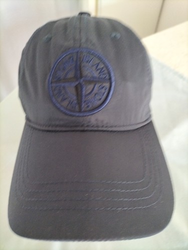 Casquette bleu marine neuve