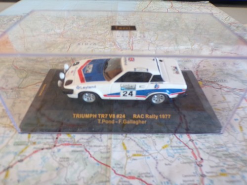 Triumph n 24 rac - 7, v8