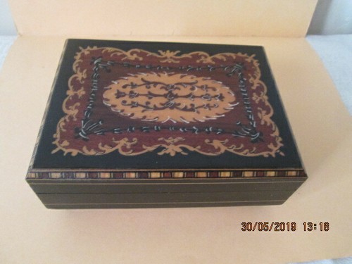 Boite bijoux musicale bois - a,
