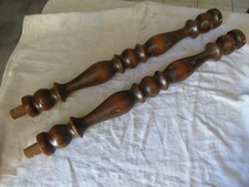 2 colonnes en bois tourné