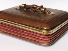 Ancienne Sacoche D  Médecin /chirurgien /cuir/ Moire/Soufflet/signé/Palais Royal