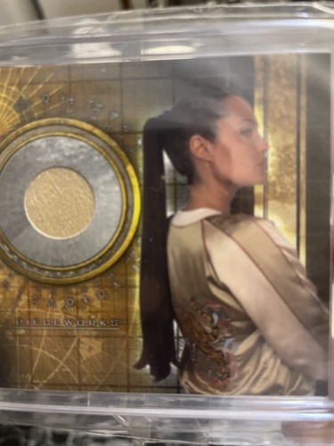 Angelina jolie tomb raider - tomb,
