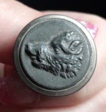 D10110 Antique Boar Head Hunting Veneer Button 24mm