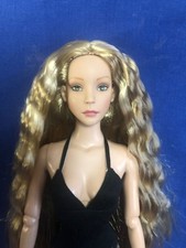 Poupée vinyle Tonner