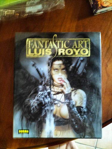 Livre avec jaquette fantastic - livre,