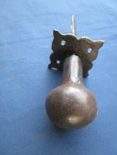 Bouton poignée ronde rosace ouvragée fer forgé ancienne dia. 4 cm