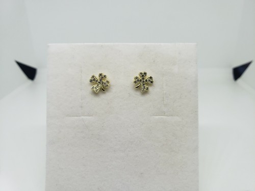 Boucles oreilles bouton - À,