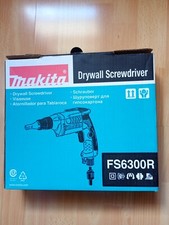 une visseuse a placo comme neuf  a servi a visser 8 plaques de B A 13