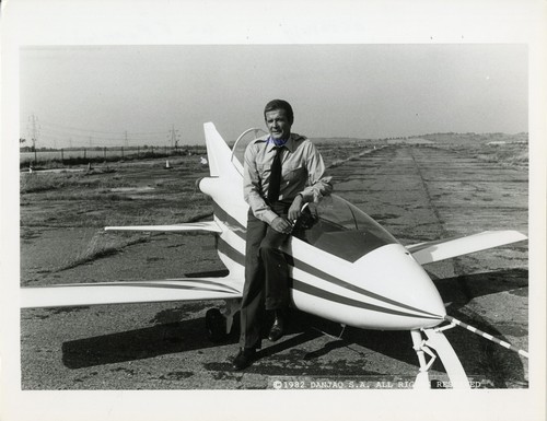 Roger moore planeur - *roger,