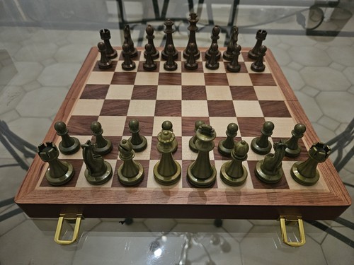 échiquier neuf avec pièces - échiquier,