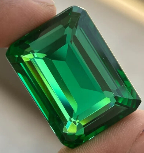 Grande émeraude verte