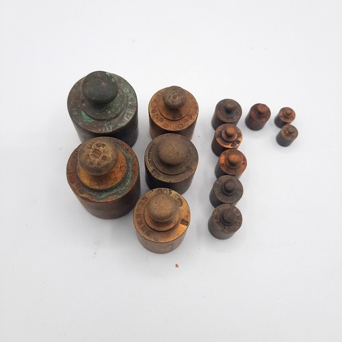Lot poids laiton - 13, balance