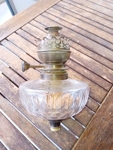 Lampe pétrole ancien - à,