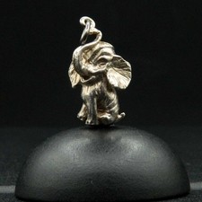 AR33 - Ancien Petit Pendentif