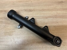 UN FOURREAU BAS DE FOURCHE