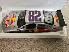 2009 Scott Speed 82 Red Bull 1/24 Lionel Nascar Diecast 1/1569 COT Rare
