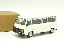 Prestige Camp SB 1/43 - Peugeot J9 Long Karzan White