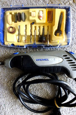 DREMEL 400 XPR VARIABLE SPEED ROTARY TOOL WITH MANY ACCESSORIES RUNS PERFECT