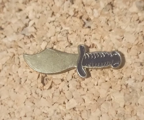 Pin canif couteau - pin's,