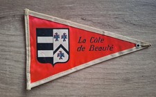 ANCIEN FANION TOURISTIQUE LA