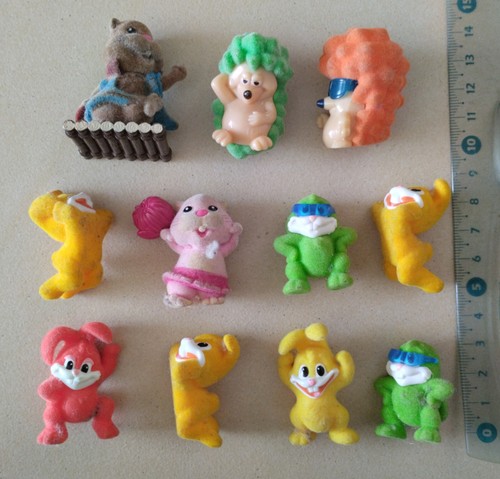Lot figurines kinder - 11,