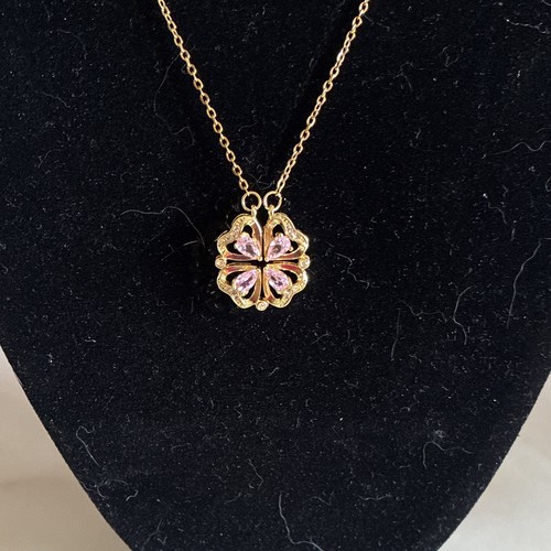 Collier avec pendentif fleur