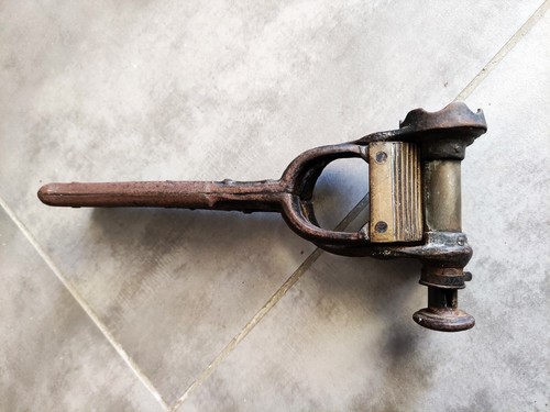 Rare ancienne bouchonneuse - ancienne,