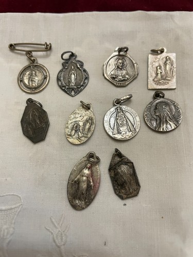 Lot médailles religieuses - 10,