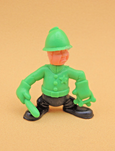 Kinder surprise le policier - surprise,