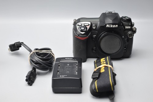 Pre owned nikon - -,