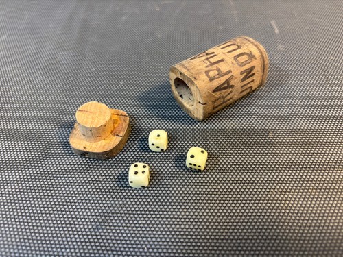 Ancien étui dés de - de,
