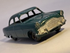 Matchbox?Lesney 1957 Ford Zodiac dark green # 33a