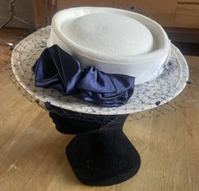 Chapeau cérémonie écru