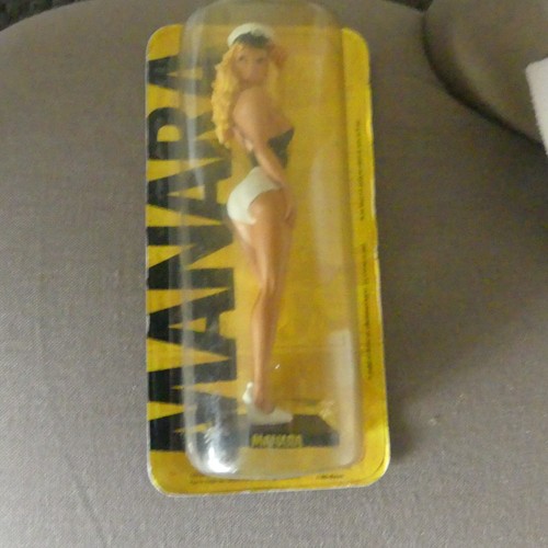 Figurine manara miel - manara",