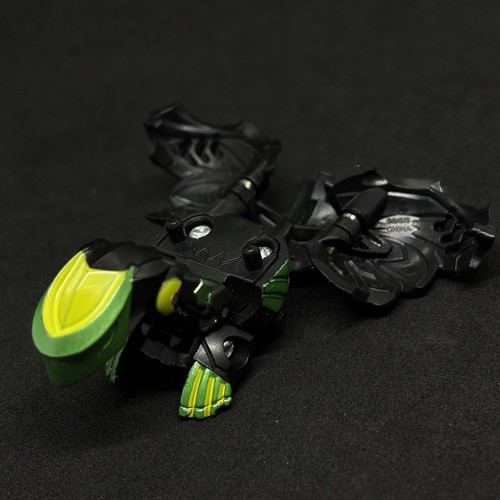 Bakugan hawktor darkus - bakugan,