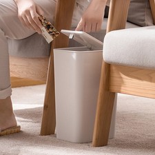 Poubelle compacte avec