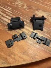 Platine vinyle charnières complètes très bon état.