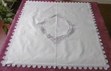 Nappe rétro entourée de