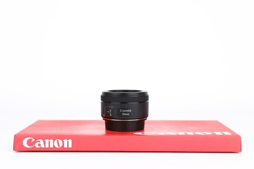 Canon stm 2 - f1.8,