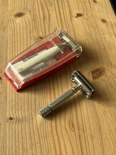 ⭐️2 VINTAGE GILLETTE