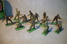 #5 Lot of 12~ Britains ltd. "Deetail" Metal Toy Soldiers/Rare 1971 England Made