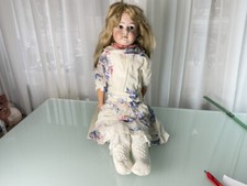 Poupée d'artiste ancienne