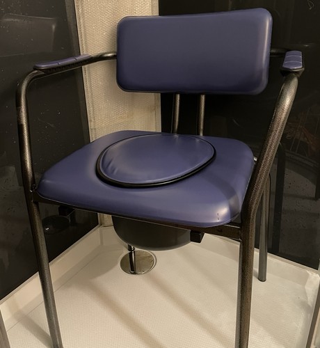 Chaise toilette percée - de,