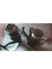 LOT DE 2 MOULiNETS EXCELLENT ÉTAT TOUTES TECHNIQUES DE PÊCHE. PRÊT À PÊCHER .