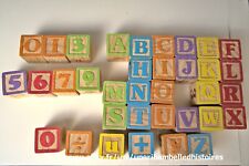 lot de 35 cubes en bois , alphabet, lettres, chiffres, imagier en Bois