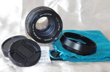 REMARQUABLE objectif 50mm f1,7 MINOLTA MD, bouchons, pare-soleil et housse, TBE