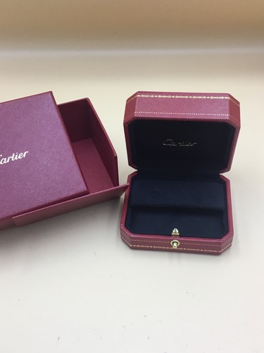 Cartier boite earring ear - cartier,