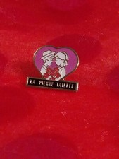 PINS PIN'S LAPEL PIN BADGE VINTAGE COLLECTION LOGO LA PIERRE HEART SIZE