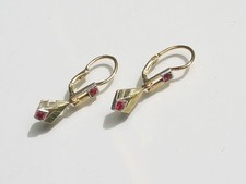 BELLES BOUCLES D'OREILLES